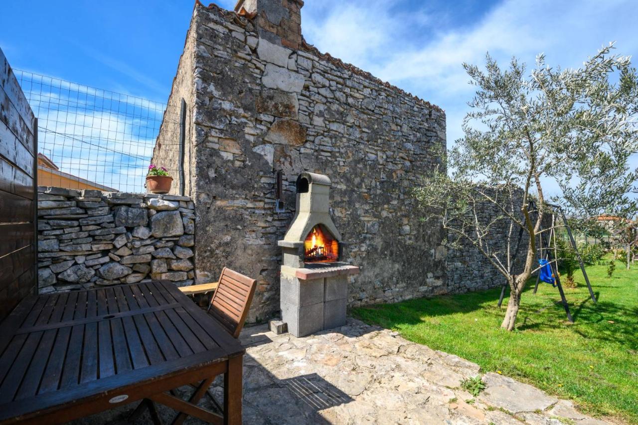 Bobo Family House With Pool Villa Vodnjan Bagian luar foto