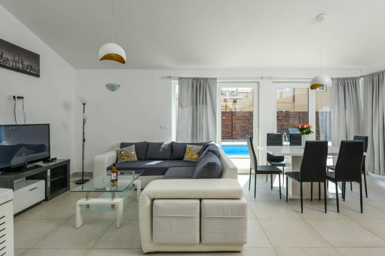 Bobo Family House With Pool Villa Vodnjan Bagian luar foto