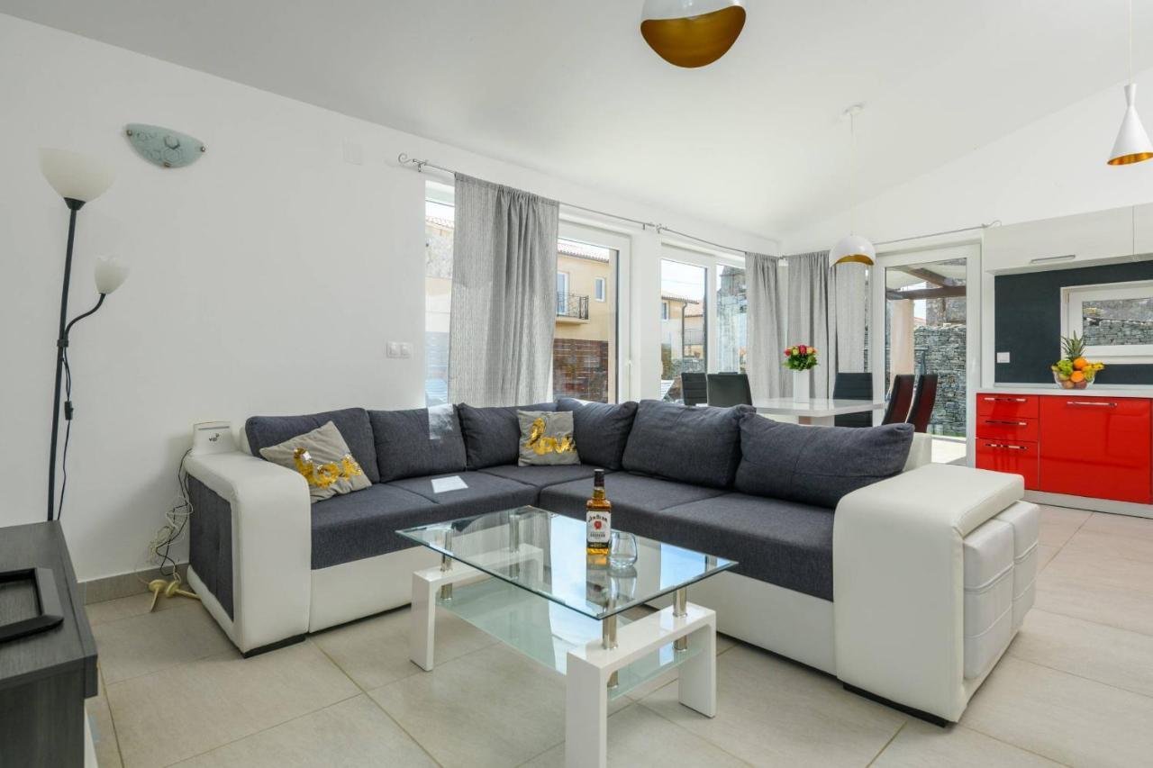 Bobo Family House With Pool Villa Vodnjan Bagian luar foto