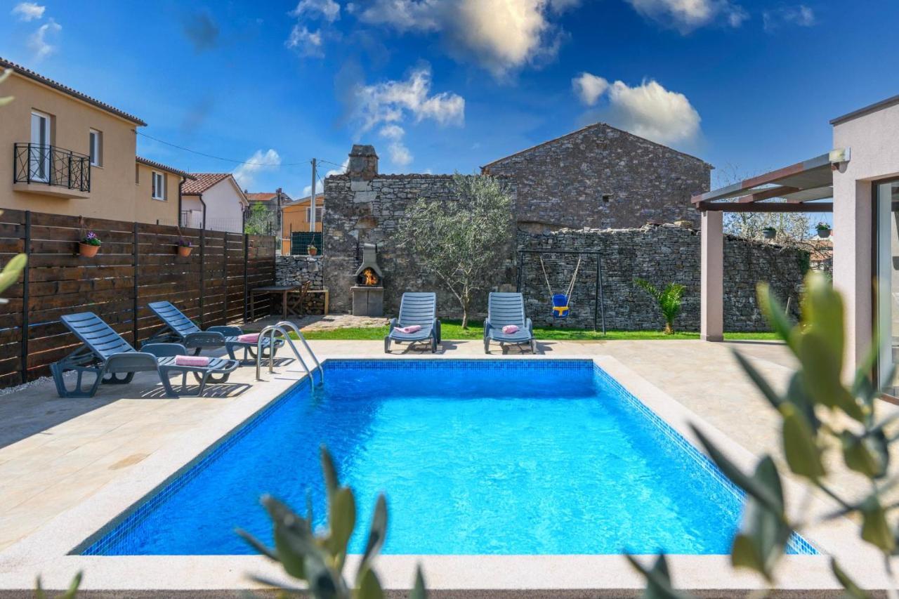 Bobo Family House With Pool Villa Vodnjan Bagian luar foto